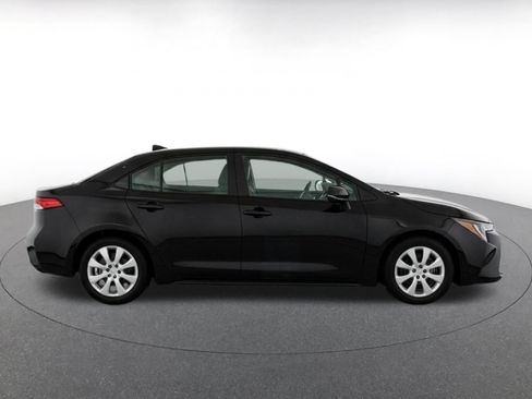 Used 2025 Toyota Corolla LE FWD image 10