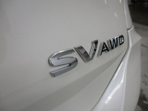 Used 2018 Nissan Rogue SV image 6