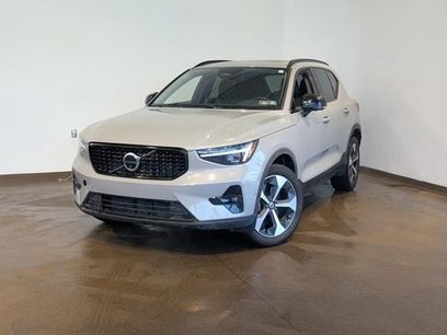 Used 2026 Volvo XC40 B5 Plus w/ Protection Package Premier