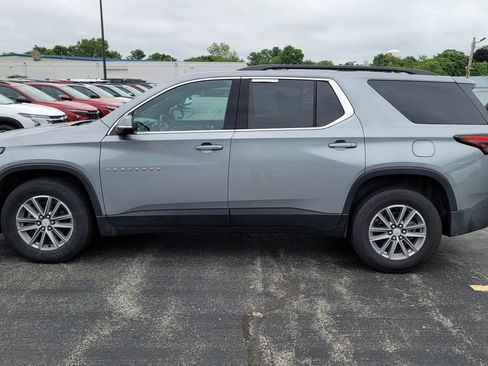 Used 2023 Chevrolet Traverse LT AWD/4WD image 3