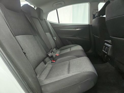 Used 2025 Toyota Camry LE w/ Convenience Package image 31