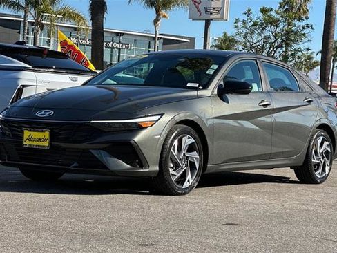 Certified 2025 Hyundai Elantra Sport image 8