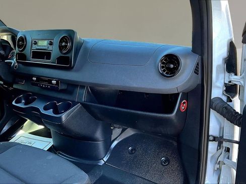 Used 2021 Mercedes-Benz Sprinter 3500 w/ Driver Convenience Package image 19