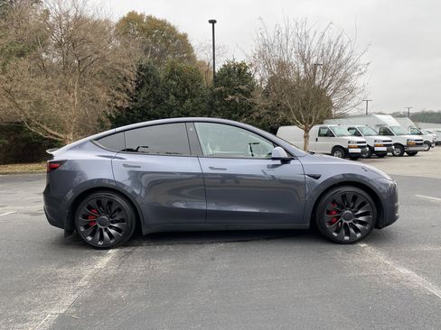 Used 2023 Tesla Model Y Performance image 10