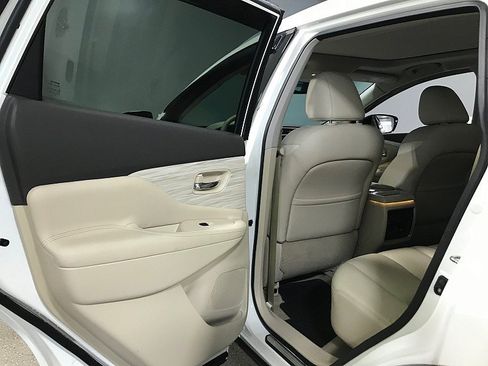 Used 2015 Nissan Murano Platinum w/ Platinum Technology Package FWD image 18