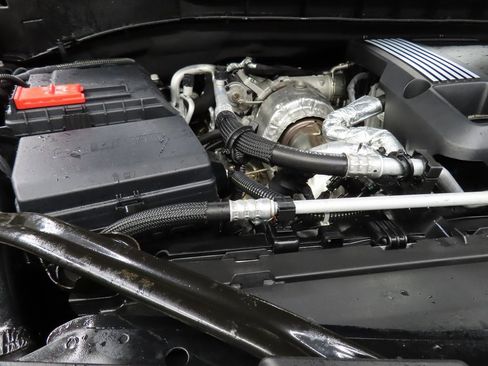 Used 2024 GMC Yukon XL Denali image 29