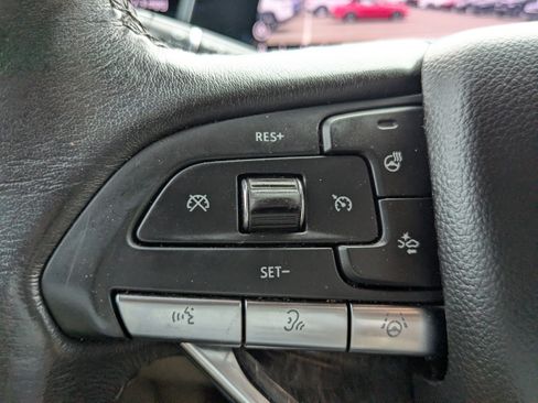 Used 2023 Cadillac Escalade Premium Luxury image 27