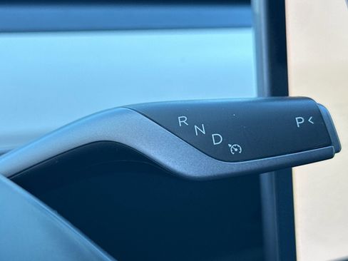 Used 2023 Tesla Model 3 Performance image 18