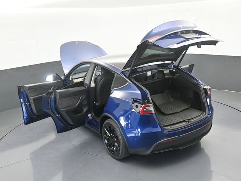 Used 2021 Tesla Model Y Long Range image 68