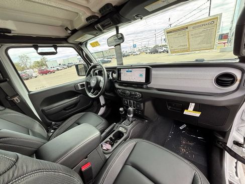 Used 2026 Jeep Wrangler Unlimited Sport AWD/4WD image 14