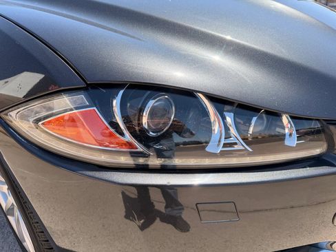 Used 2015 Jaguar XF Premium RWD image 43