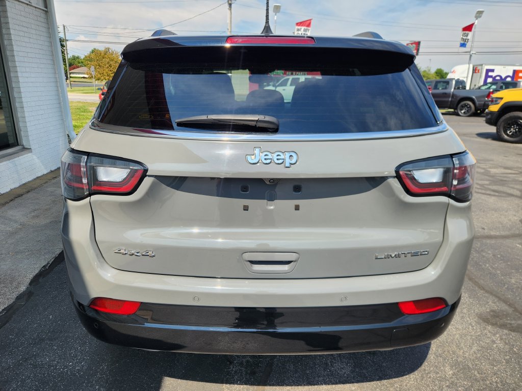 Used 2023 Jeep Compass Limited w/ Elite Group AWD/4WD image 4