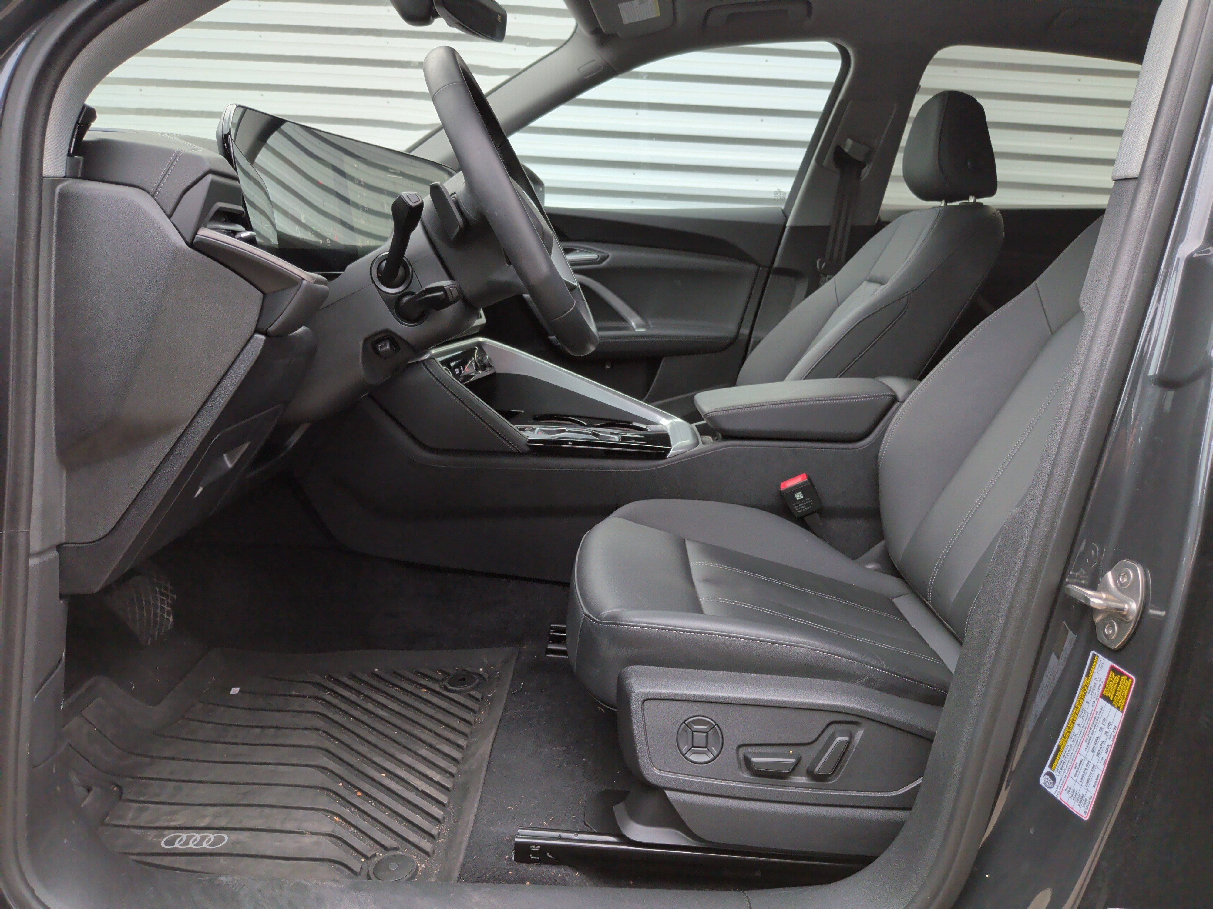 Used 2025 Audi Q5 Premium w/ Convenience Package AWD/4WD image 15