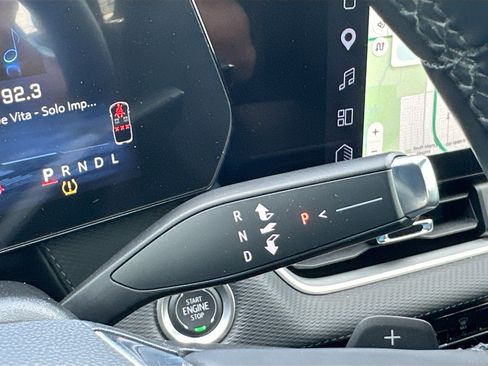 Used 2025 Chevrolet Equinox LT FWD image 17