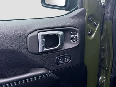 Used 2024 Jeep Wrangler Unlimited Rubicon 4xe image 15