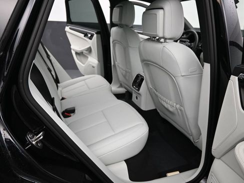New 2025 Porsche Macan S image 22