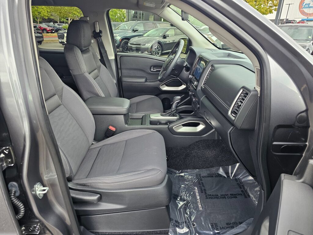 Used 2022 Nissan Frontier SV AWD/4WD image 28