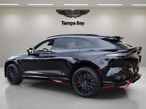 Used 2024 Aston Martin DBX 707 image 3