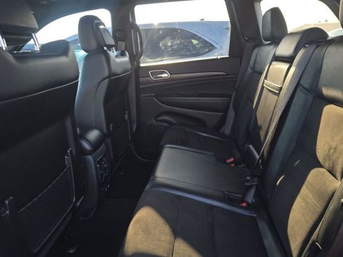 Used 2020 Jeep Grand Cherokee Altitude image 11