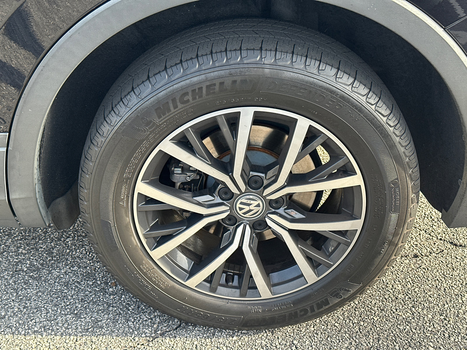 Used 2019 Volkswagen Tiguan SEL FWD image 19