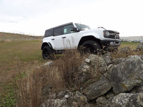 New 2024 Ford Bronco Raptor w/ Interior Carbon Fiber Pack 6 image 4