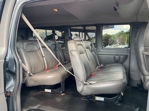 Used 2017 Chevrolet Express 3500 LS RWD image 15