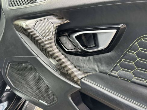 Used 2018 Lamborghini Huracan LP 580-2 RWD image 77