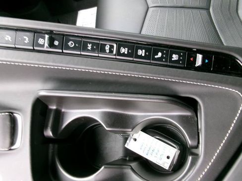 Used 2023 Chevrolet Corvette Stingray Premium Cpe w/ Z51 Performance Package RWD image 19