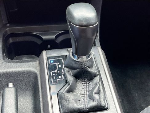 Used 2022 Toyota Tacoma TRD Sport image 17