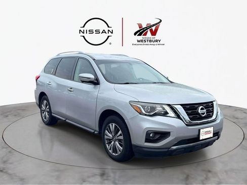 Used 2020 Nissan Pathfinder SL FWD image 1