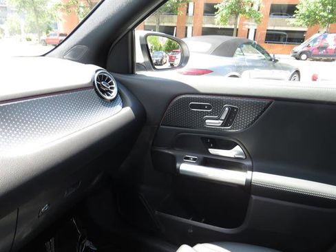 Used 2025 Mercedes-Benz GLA 250 4MATIC image 18