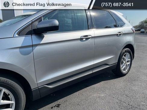 Used 2024 Ford Edge SEL image 3