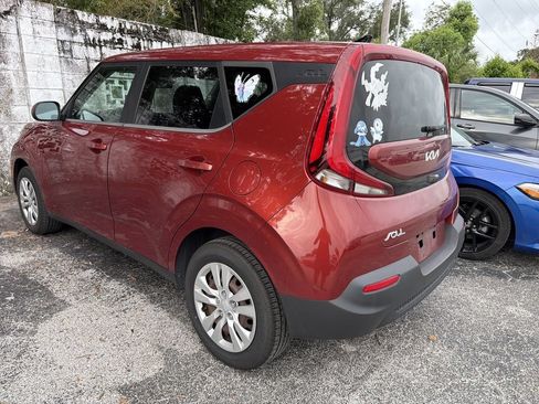 Used 2022 Kia Soul LX FWD image 5