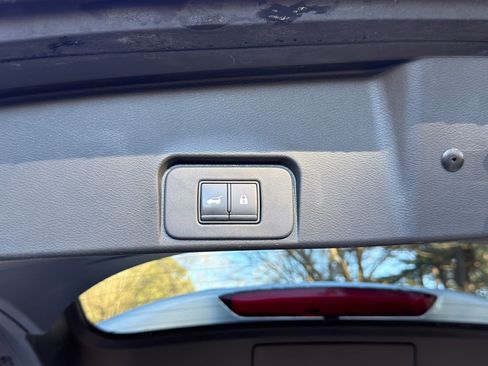 Used 2021 Nissan Rogue SL w/ Premium Package image 15