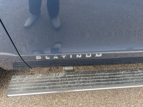 Used 2020 Ford Expedition Platinum image 11