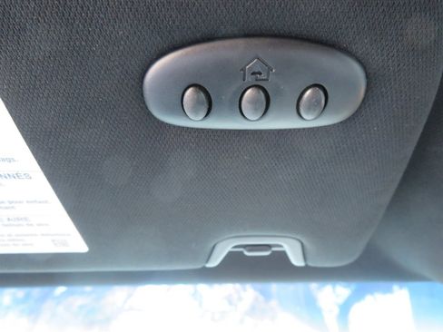 Used 2017 Lincoln MKX Reserve w/ Driver Assistance Package image 32