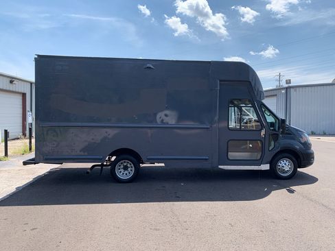 Used 2021 Ford Transit 350 DRW RWD image 2