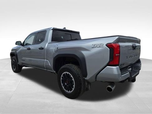 Used 2024 Toyota Tacoma TRD Off-Road w/ TRD Off Road Upgrade Package AWD/4WD image 10
