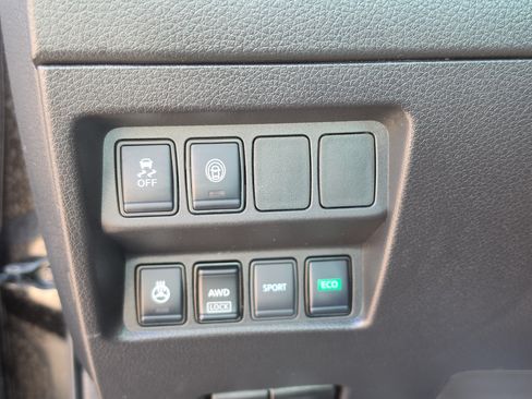 Used 2021 Nissan Rogue Sport SV AWD/4WD image 27