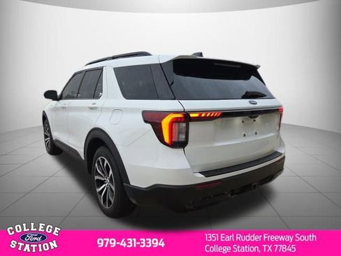 Used 2025 Ford Explorer ST-Line w/ Premium Package image 3