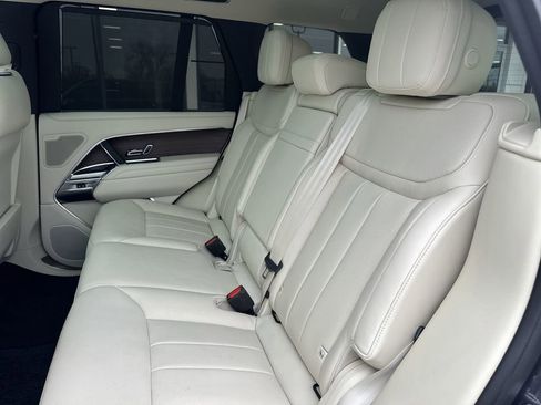 Used 2025 Land Rover Range Rover SE AWD/4WD image 25