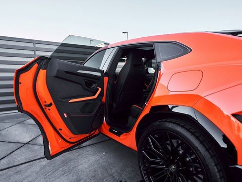 Used 2025 Lamborghini Urus SE image 27