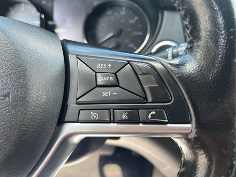 Used 2020 Nissan Rogue SV AWD/4WD image 34