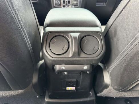 Used 2023 Jeep Wrangler Unlimited Sahara w/ Cold Weather Group AWD/4WD image 16