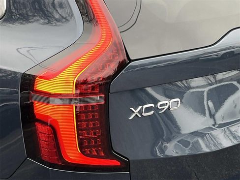 Certified 2026 Volvo XC90 B6 Ultra AWD/4WD image 10