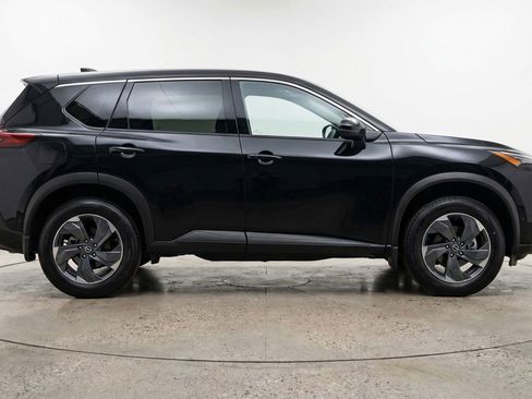 Used 2025 Nissan Rogue SV image 11