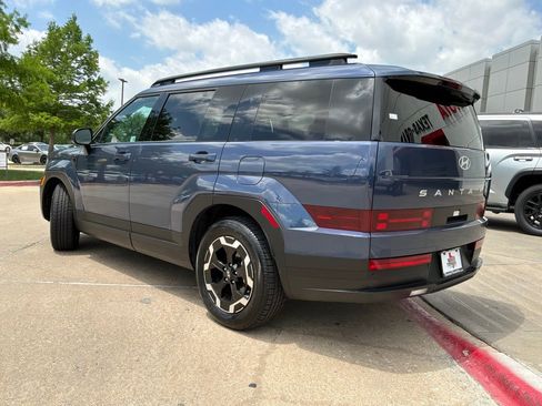 Used 2025 Hyundai Santa Fe SEL FWD image 8
