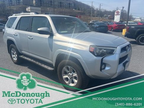 Used 2016 Toyota 4Runner SR5 AWD/4WD image 4