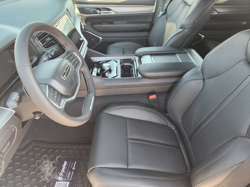 New 2026 Jeep Grand Wagoneer image 10