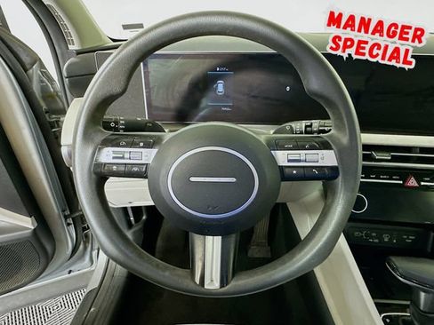 Used 2025 Hyundai Tucson SEL FWD image 13
